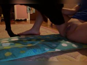 Bestiality sex video with a teenage girl and her dog