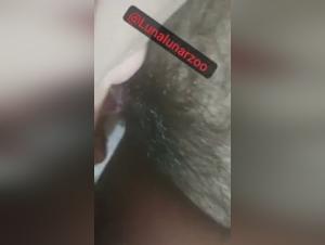 Sie lernt Zoophilie und filmt sich selbst