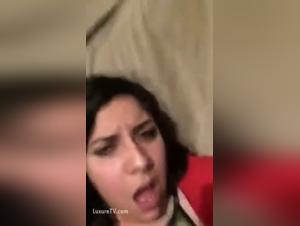 professeure amateur baise chien chez elle