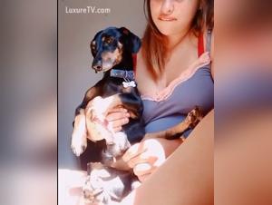 pute suce son chien hardcore