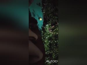 Hündin zerlegt Schlampe im Garten (Ganztägig)
