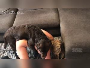 Feme fun, dog sexton : Veronica Silesto débauche sauvage