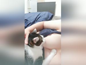 girls sucking dog cock