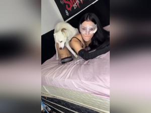 Monnl1ek9_Part5: Perro folla a chica