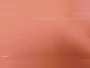 Hairless dog and cat: a zoophilia video not to be missed