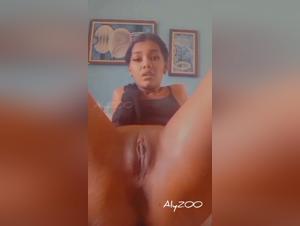 Teen 10 fickt Hund, wilder Teen-Sex