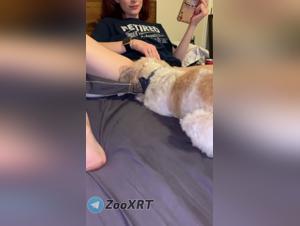 adolescente ardiente, pasión canina desenfrenada